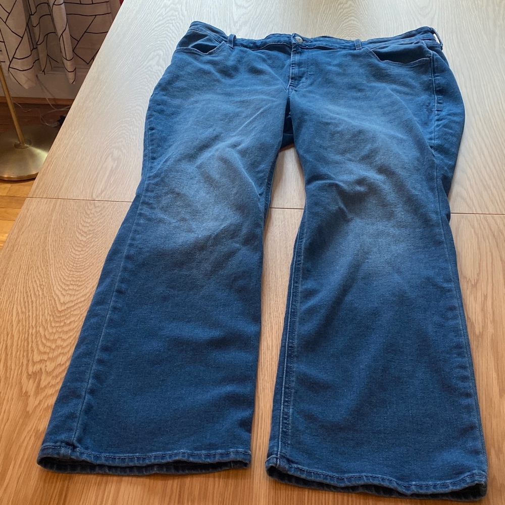 Boot cut plus size jeans - Picture 8 of 9
